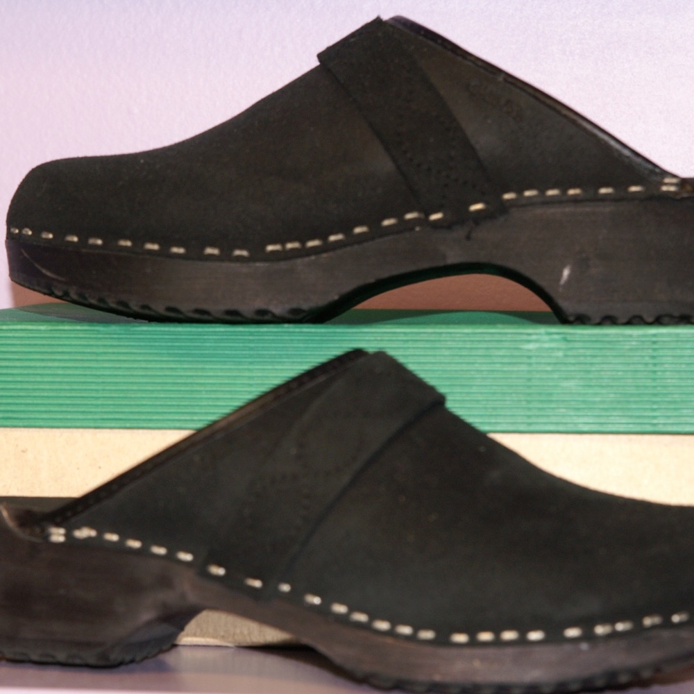 CHILIS Black Grunger Clogs Size 8